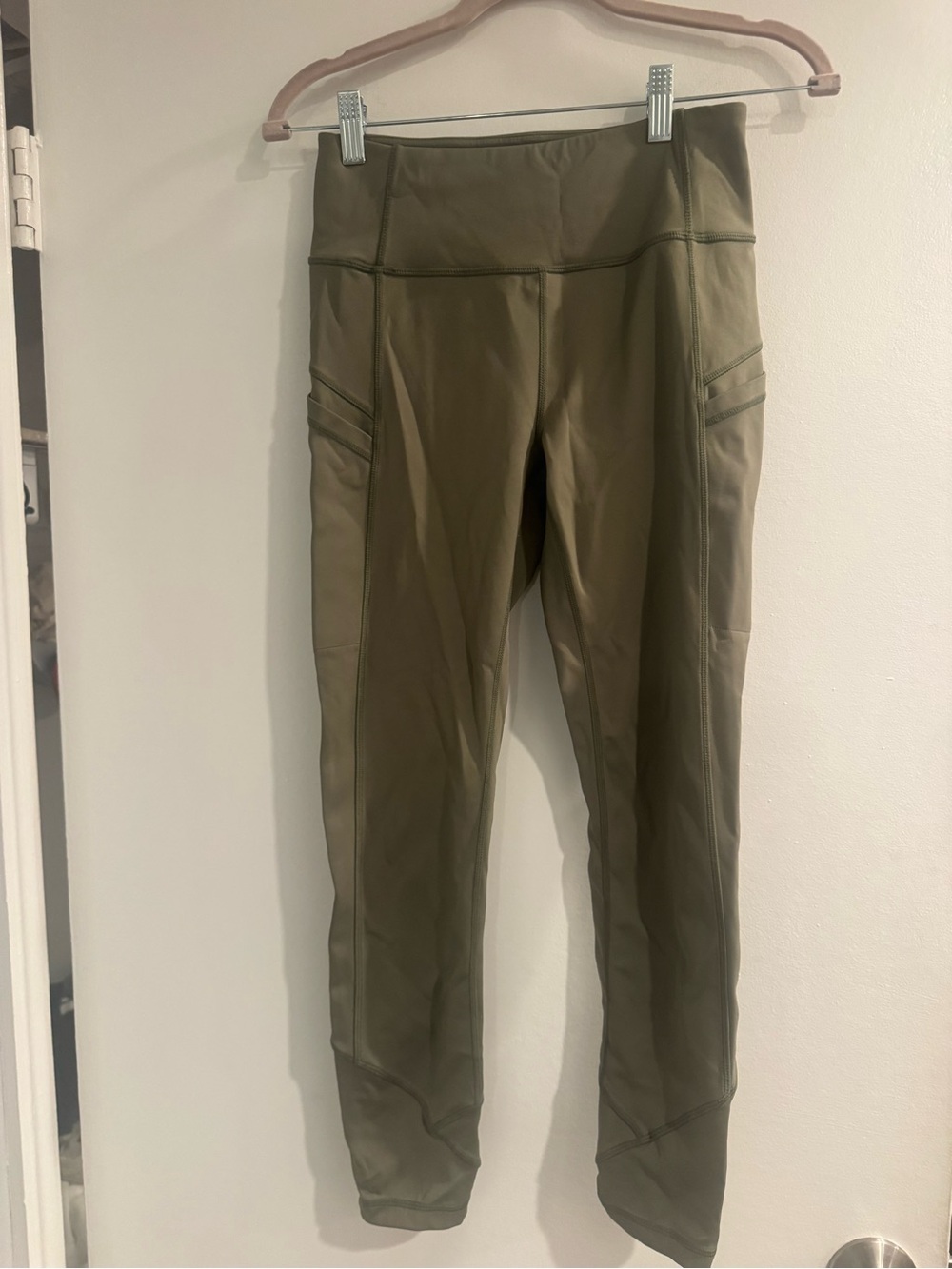 Greatness Wins Olive Green Performance Leggings Medium High Waist Activewear
